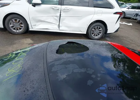 1997 Chevrolet Corvette z USA, uszkodzony, nr VIN 1G1YY22GXV5107657